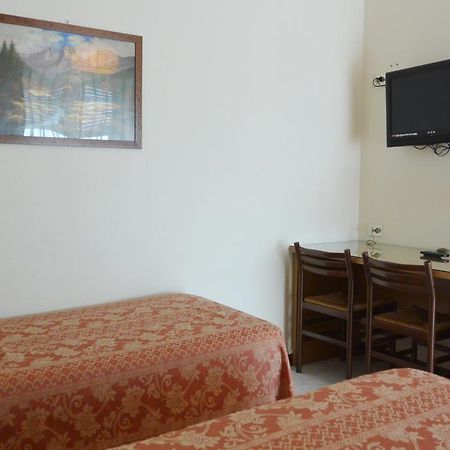 Hotel Rosengarten ปาเวีย ภายนอก รูปภาพ