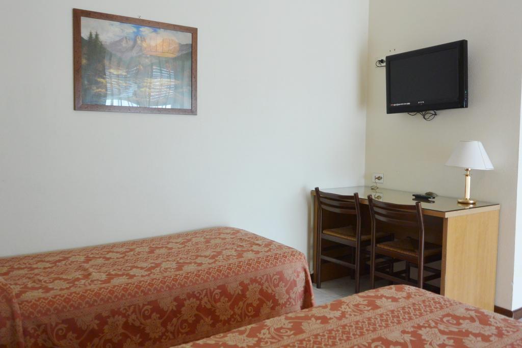 Hotel Rosengarten ปาเวีย ภายนอก รูปภาพ